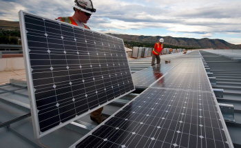 Come diventare progettista di impianti fotovoltaici: normativa, requisiti e competenze